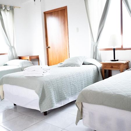 Hostal Santa Maria Floreana Екстер'єр фото