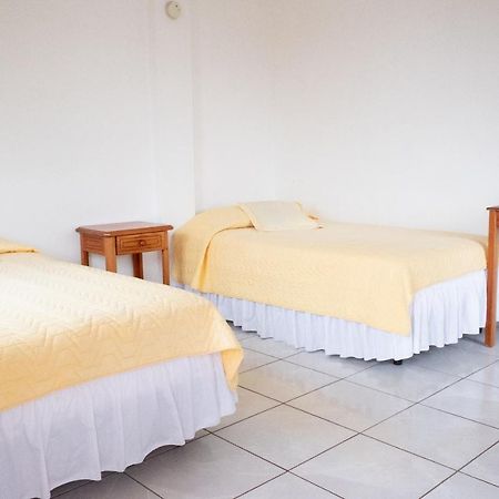 Hostal Santa Maria Floreana Екстер'єр фото