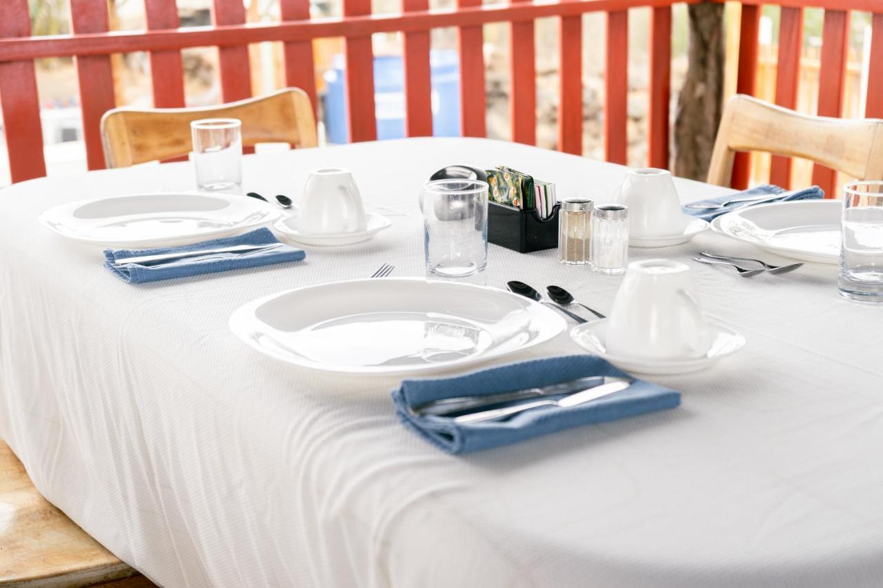 Hostal Santa Maria Floreana Екстер'єр фото